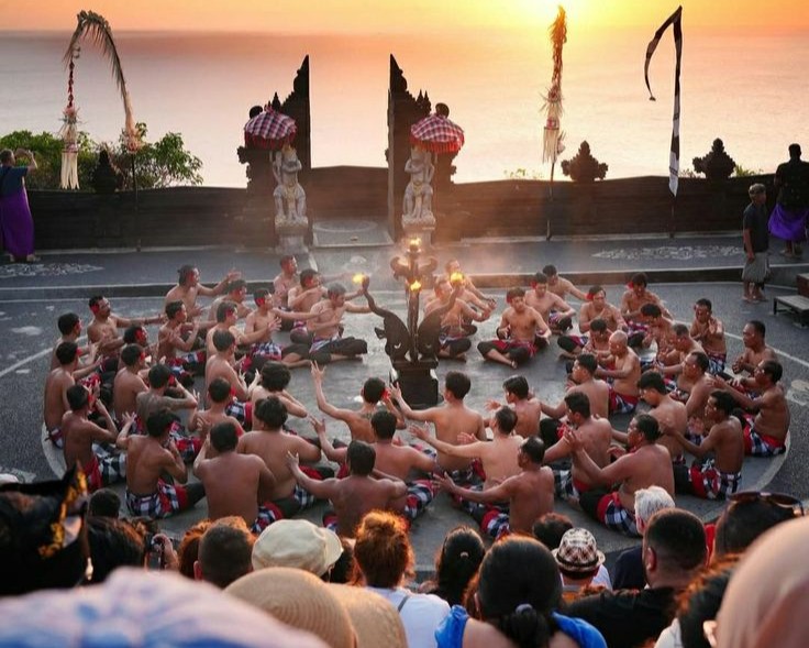 Kecak Fire Dance, Beach,  Uluwatu Temple And Dinner with Sunset view